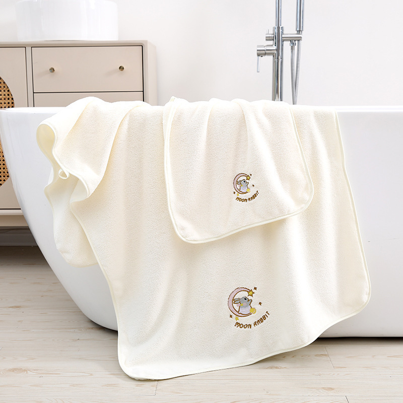 three piece set of moon rabbit bath towel coral velvet towel with hooks the fabric is soft skin friendly and not easy to lose hair details 5